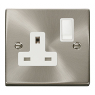 Click Deco Victorian satin chrome 1-GANG 13A DP SWITCHED SOCKET W Click Deco Victorian satin chrome 1-GANG 13A DP SWITCHED SOCKET W