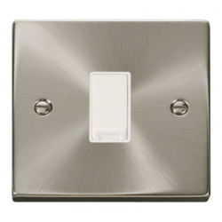 Click Deco Victorian satin chrome 10AX 1G INTERMEDIATE SWITCH Click Deco Victorian satin chrome 10AX 1G INTERMEDIATE SWITCH